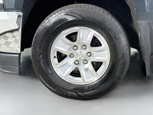 Used 2018 Chevrolet Silverado 1500 LT w/ All Star Edition AWD/4WD image 38