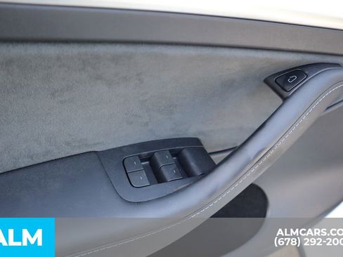 Used 2024 Tesla Model Y Performance image 13