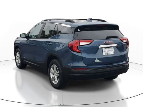 Certified 2024 GMC Terrain SLE w/ Driver Convenience Package FWD image 3