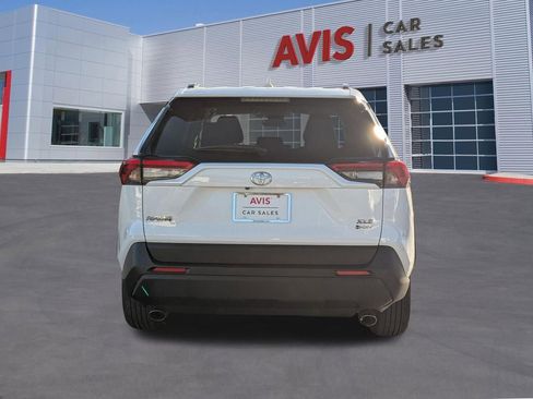 Used 2025 Toyota RAV4 XLE image 5