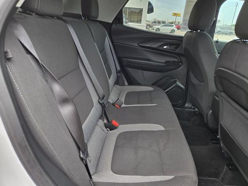 Used 2025 Chevrolet TrailBlazer LT AWD/4WD image 30