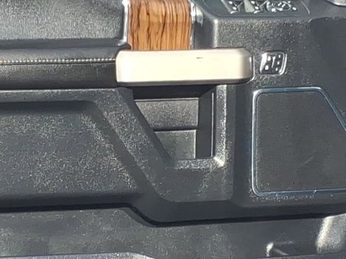 Used 2019 Ford F150 Lariat image 15