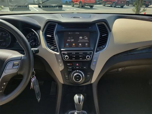 Used 2017 Hyundai Santa Fe Sport image 17