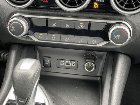 Used 2024 Nissan Sentra SV image 22