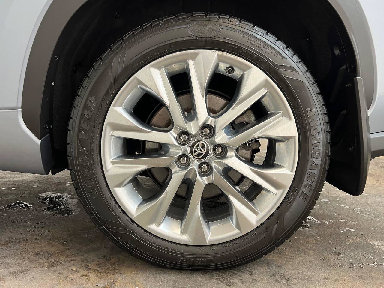 Used 2021 Toyota Highlander Limited AWD/4WD image 34