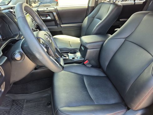 Used 2022 Toyota 4Runner TRD Off-Road Premium w/ Moonroof Package AWD/4WD image 17