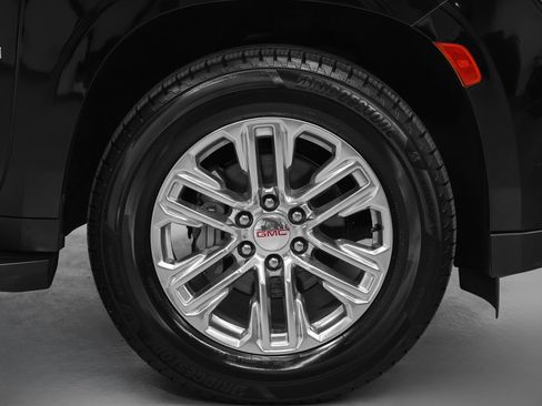 Used 2023 GMC Yukon XL SLT image 10