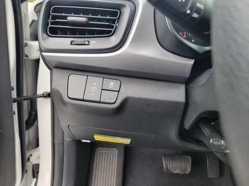 Used 2023 Kia Rio S FWD image 16