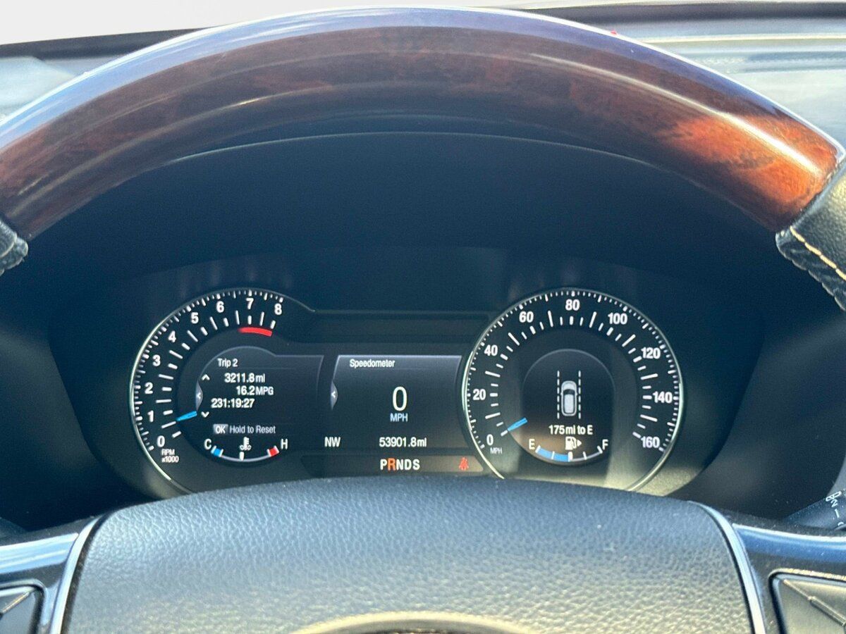 Used 2019 Ford Explorer Platinum AWD/4WD image 32