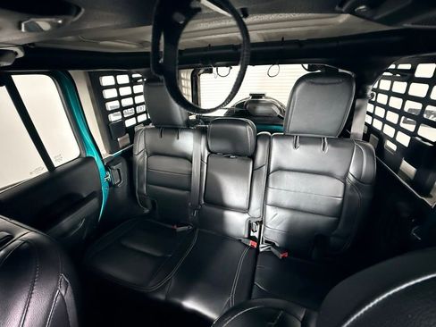 Used 2019 Jeep Wrangler Unlimited Sahara w/ Uconnect 4C Nav & Sound Group AWD/4WD image 39