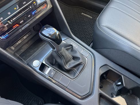 Certified 2023 Volkswagen Tiguan SE w/ Panoramic Sunroof Package image 24