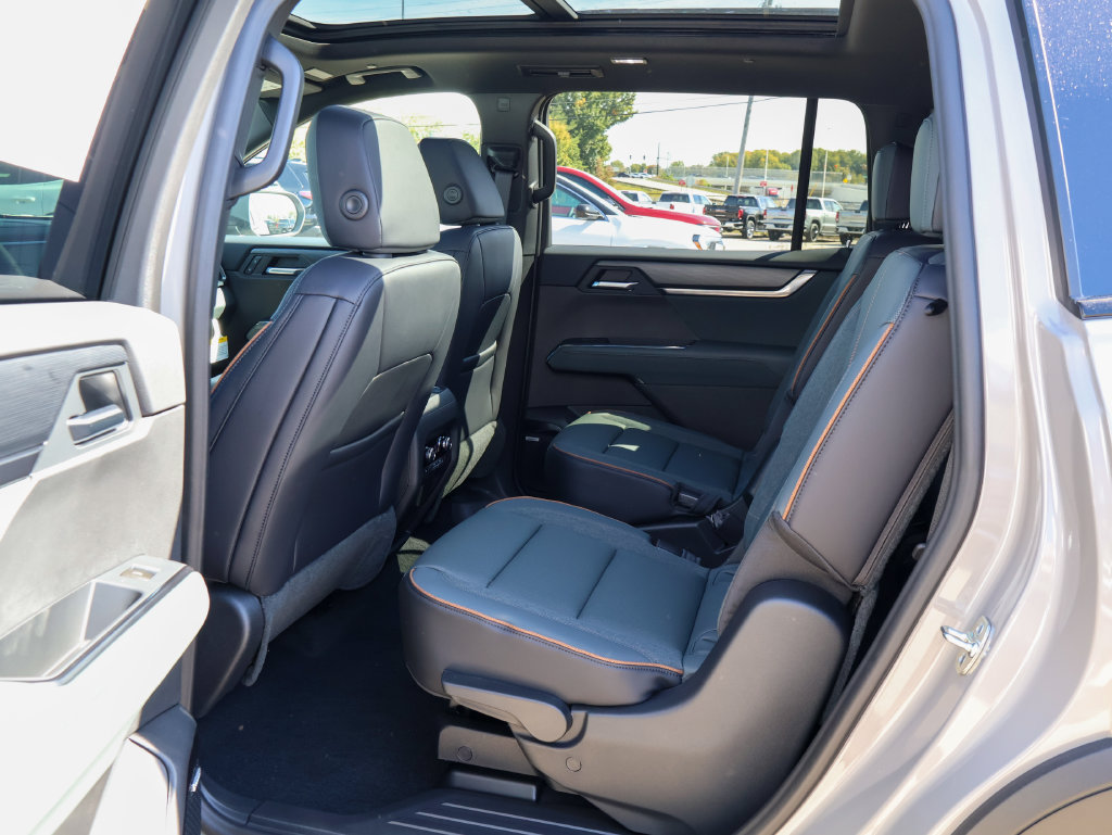 New 2027 GMC Acadia AT4 w/ Luxury Package AWD/4WD image 11