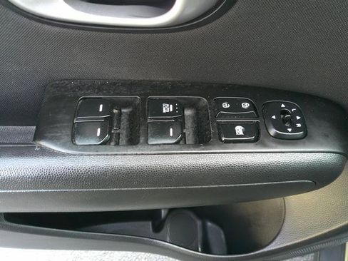 Used 2015 Kia Soul image 8