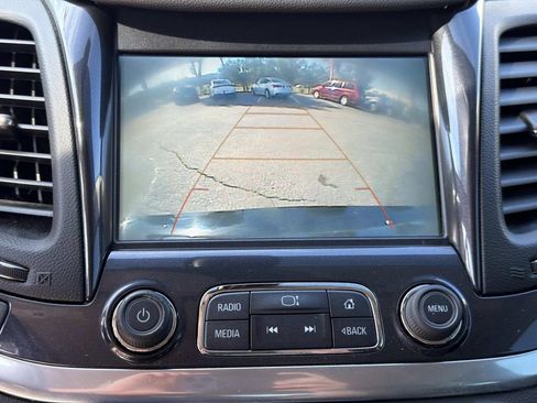 Used 2019 Chevrolet Impala LT FWD image 31