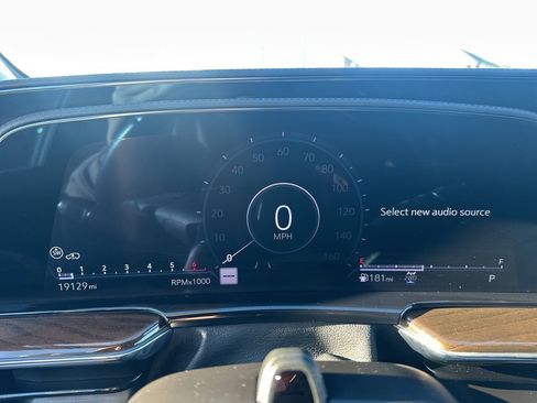 Used 2024 Cadillac Escalade ESV Sport Platinum w/ LPO, ONYX Package image 8