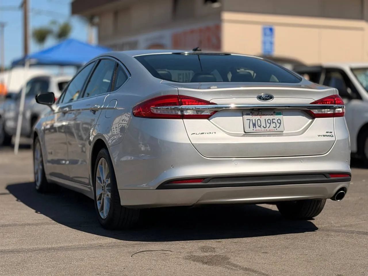 Used 2017 Ford Fusion SE w/ Equipment Group 602A FWD image 13