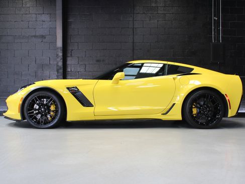 Used 2017 Chevrolet Corvette Z06 image 3