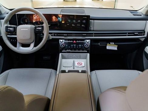 New 2025 Hyundai Santa Fe SEL FWD image 23