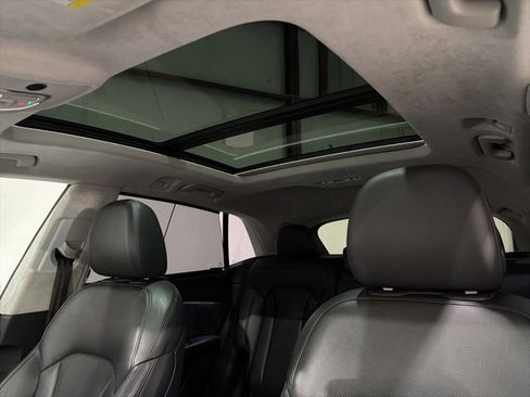 Used 2020 Audi Q8 Prestige w/ Prestige Package image 25