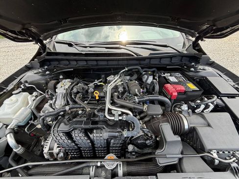 Used 2025 Nissan Altima 2.5 SV FWD image 31