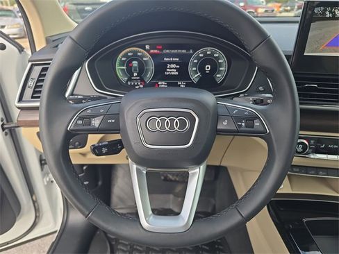 Used 2025 Audi Q5 e Premium image 25