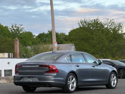Used 2018 Volvo S90 T5 Momentum w/ Convenience Package FWD image 7