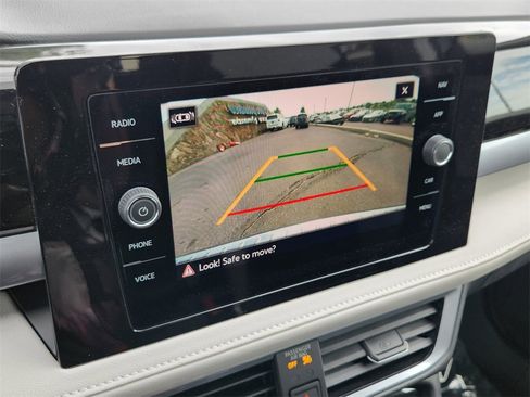 New 2025 Volkswagen Taos SEL image 12