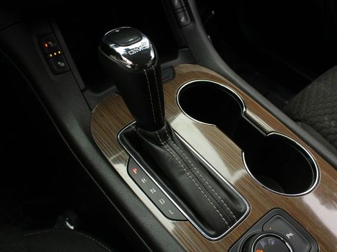 Used 2017 GMC Acadia SLE w/ Driver Alert Package I AWD/4WD image 32