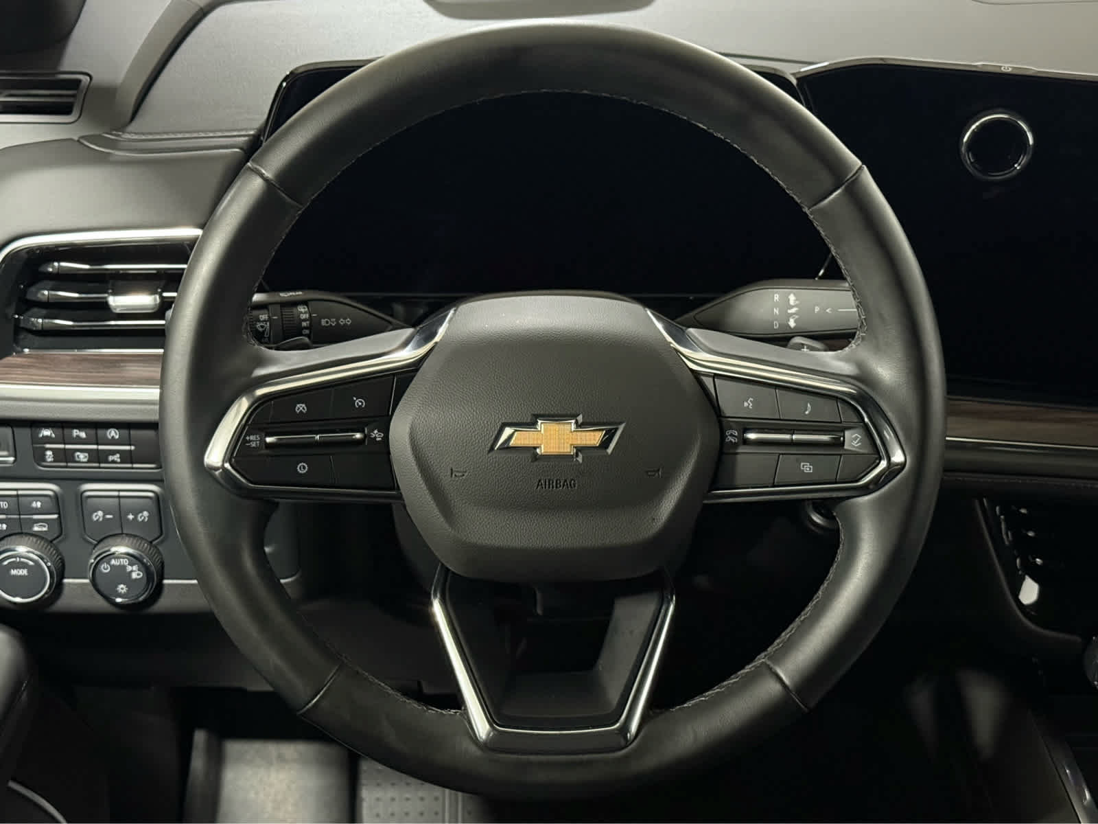 Used 2025 Chevrolet Tahoe LS AWD/4WD image 18