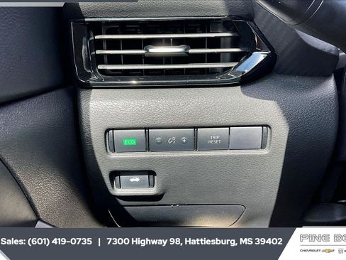 Used 2024 Nissan Sentra SV FWD image 22