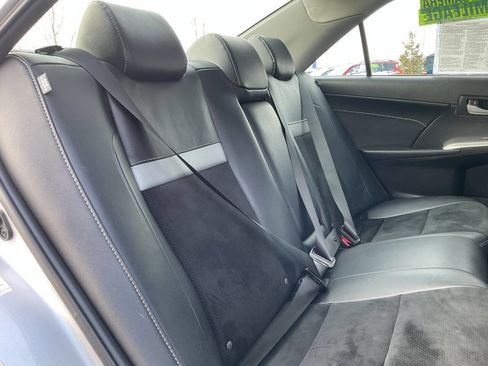 Used 2013 Toyota Camry SE w/ Leather Pkg image 38