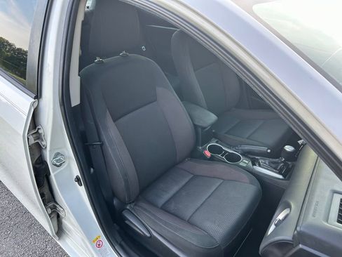 Used 2019 Toyota Corolla LE FWD image 16