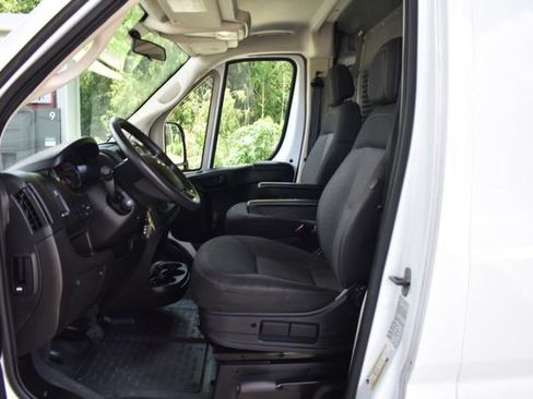 Used 2021 RAM ProMaster 2500 w/ Convenience Group FWD image 11