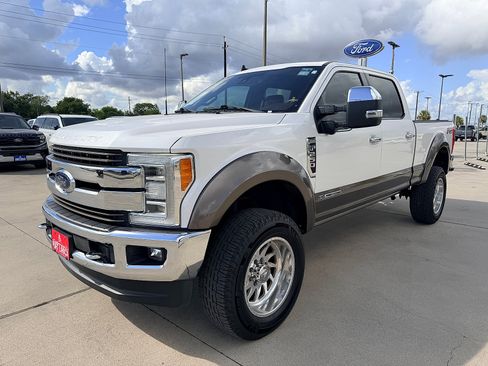 Used 2019 Ford F250 King Ranch w/ King Ranch Ultimate Package AWD/4WD image 3