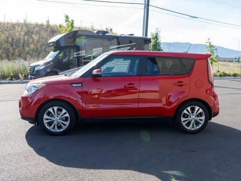 Used 2016 Kia Soul ! w/ Premium Package FWD image 4