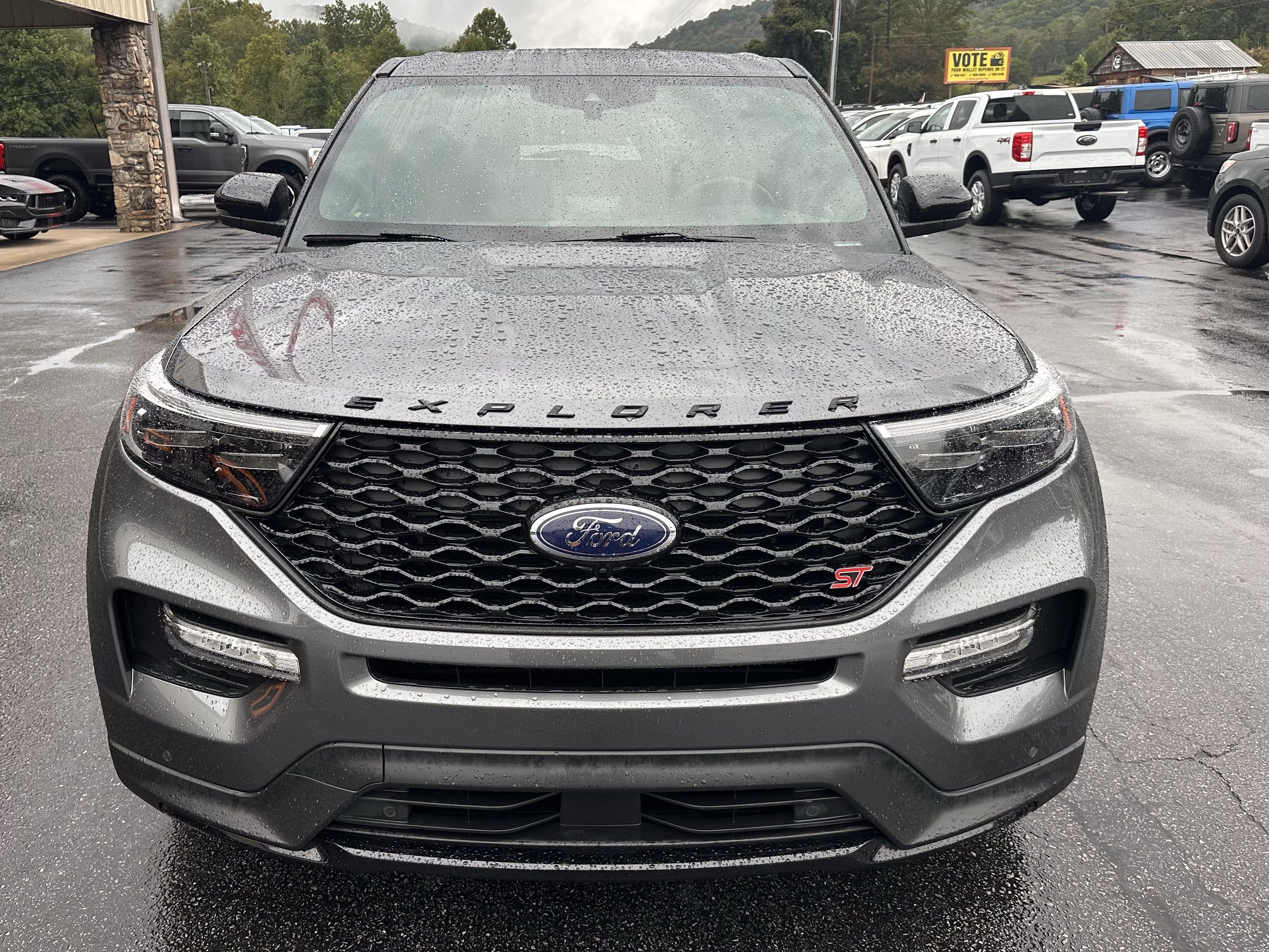 Used 2021 Ford Explorer ST w/ Equipment Group 401A AWD/4WD image 3