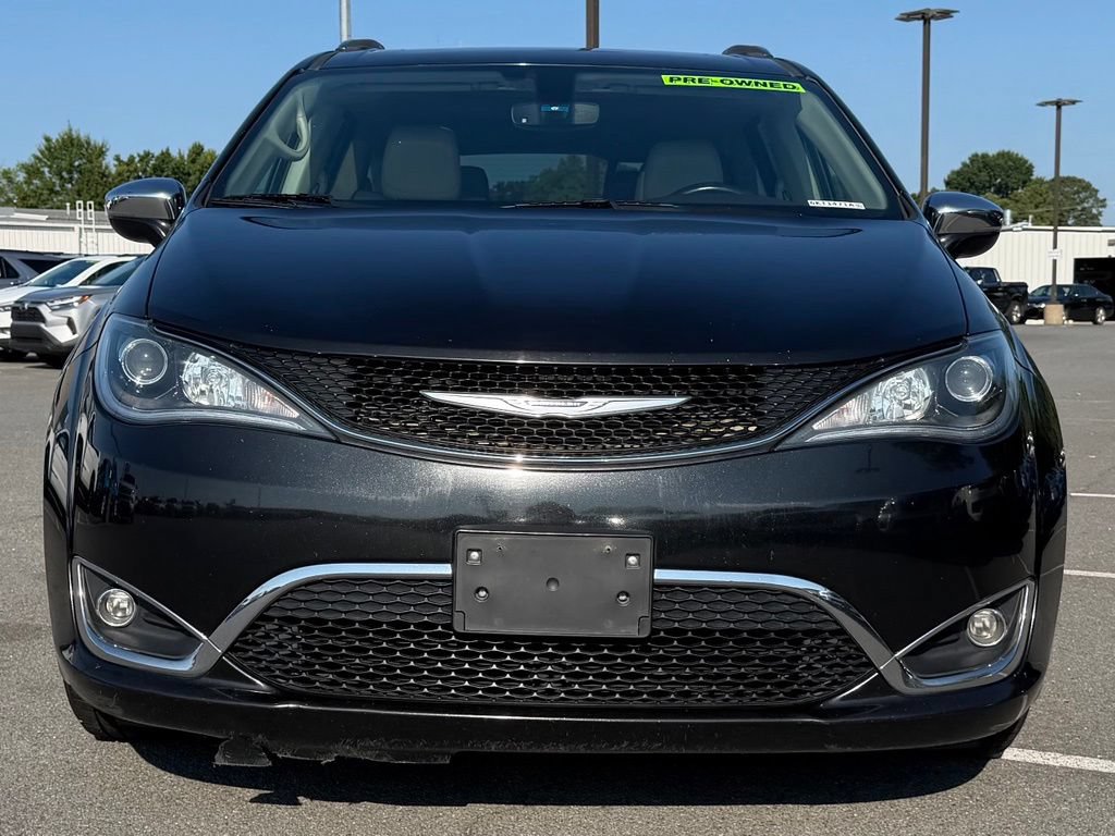 Used 2020 Chrysler Pacifica Limited FWD image 2