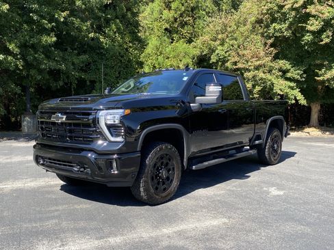Used 2024 Chevrolet Silverado 2500 LTZ w/ LTZ Plus Package AWD/4WD image 5