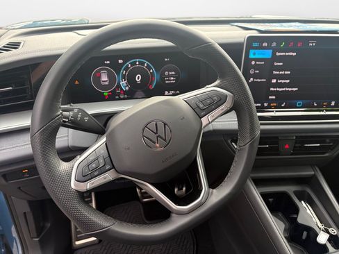 Certified 2026 Volkswagen Tiguan SE R-Line AWD/4WD image 10