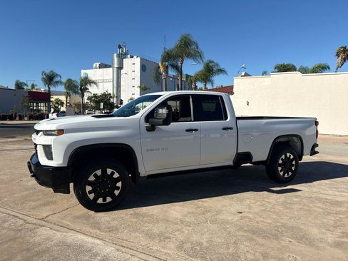 Used 2020 Chevrolet Silverado 2500 Custom AWD/4WD image 3