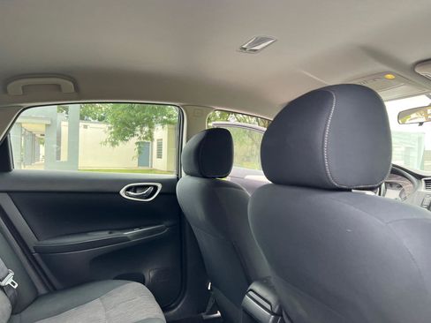 Used 2015 Nissan Sentra SV FWD image 27