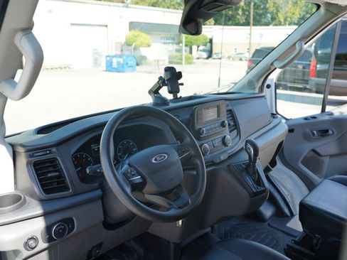 Used 2022 Ford Transit 350 DRW RWD image 11