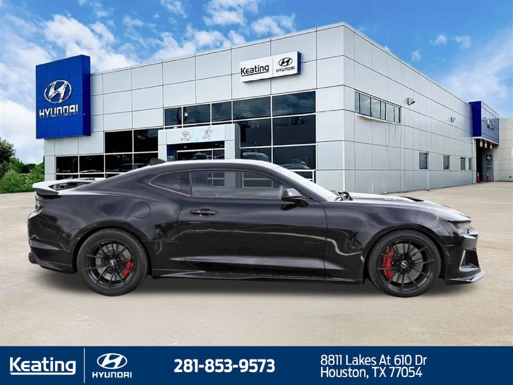 Used 2020 Chevrolet Camaro ZL1 RWD image 4