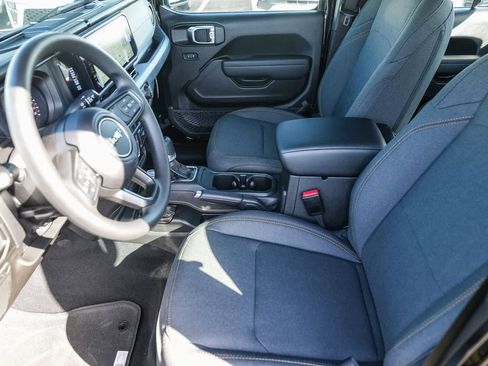 New 2026 Jeep Gladiator Sport image 19