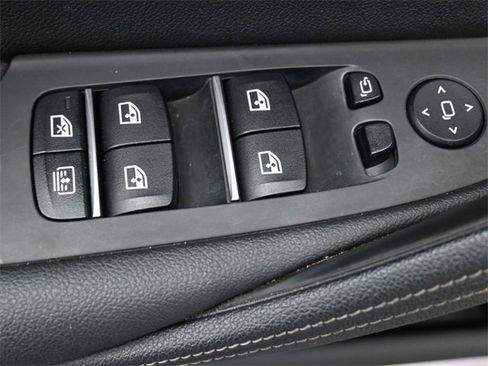 Used 2022 BMW 540i w/ Executive Package image 21