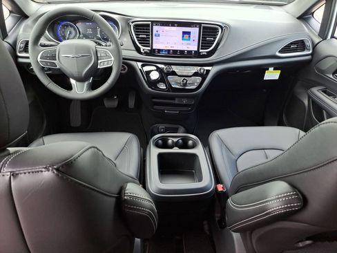 New 2026 Chrysler Pacifica Select FWD image 10