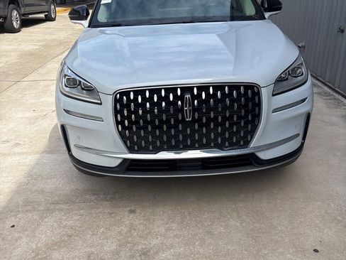 Used 2025 Lincoln Corsair Reserve image 13