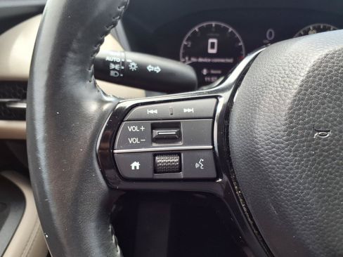 Certified 2024 Honda HR-V EX-L image 17