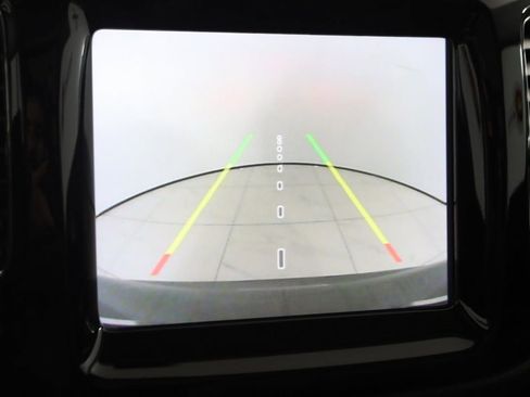 Used 2021 Jeep Compass Limited w/ Sun and Sound Group image 9