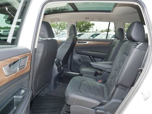 Certified 2026 Volkswagen Atlas SE AWD/4WD image 17
